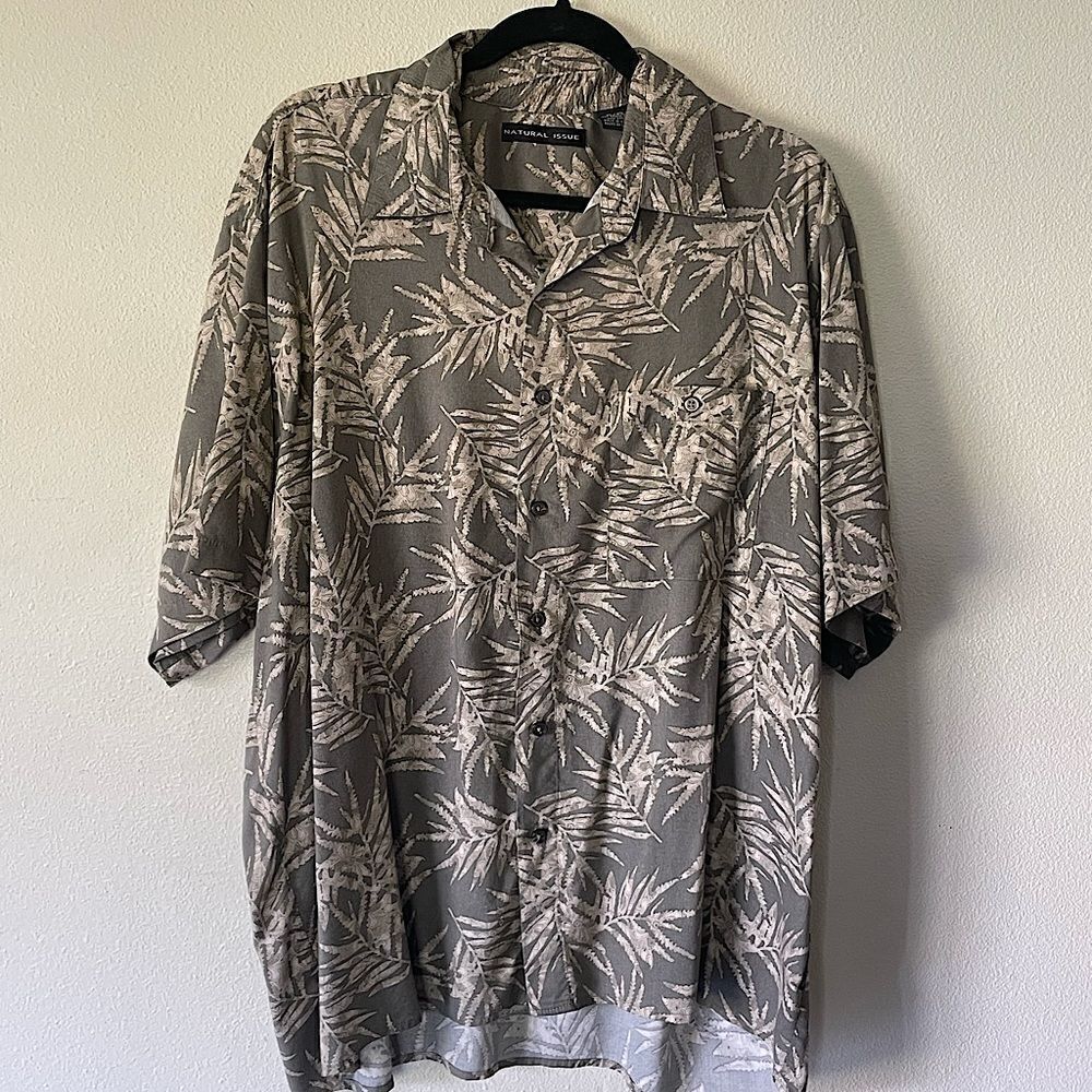 Natural Issue Men’s Button Down Short-Sleeve Shirt. Size XL.
